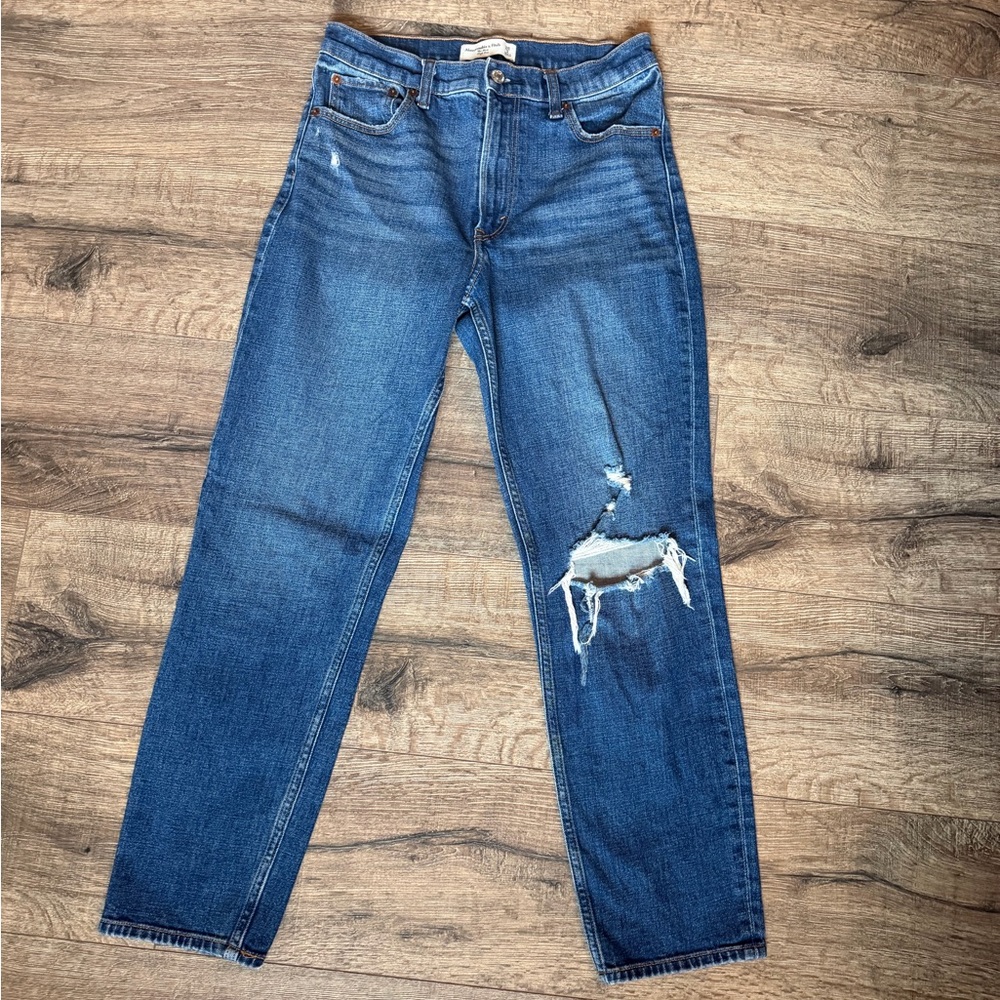 Abercrombie & Fitch “Mom” high rise jeans